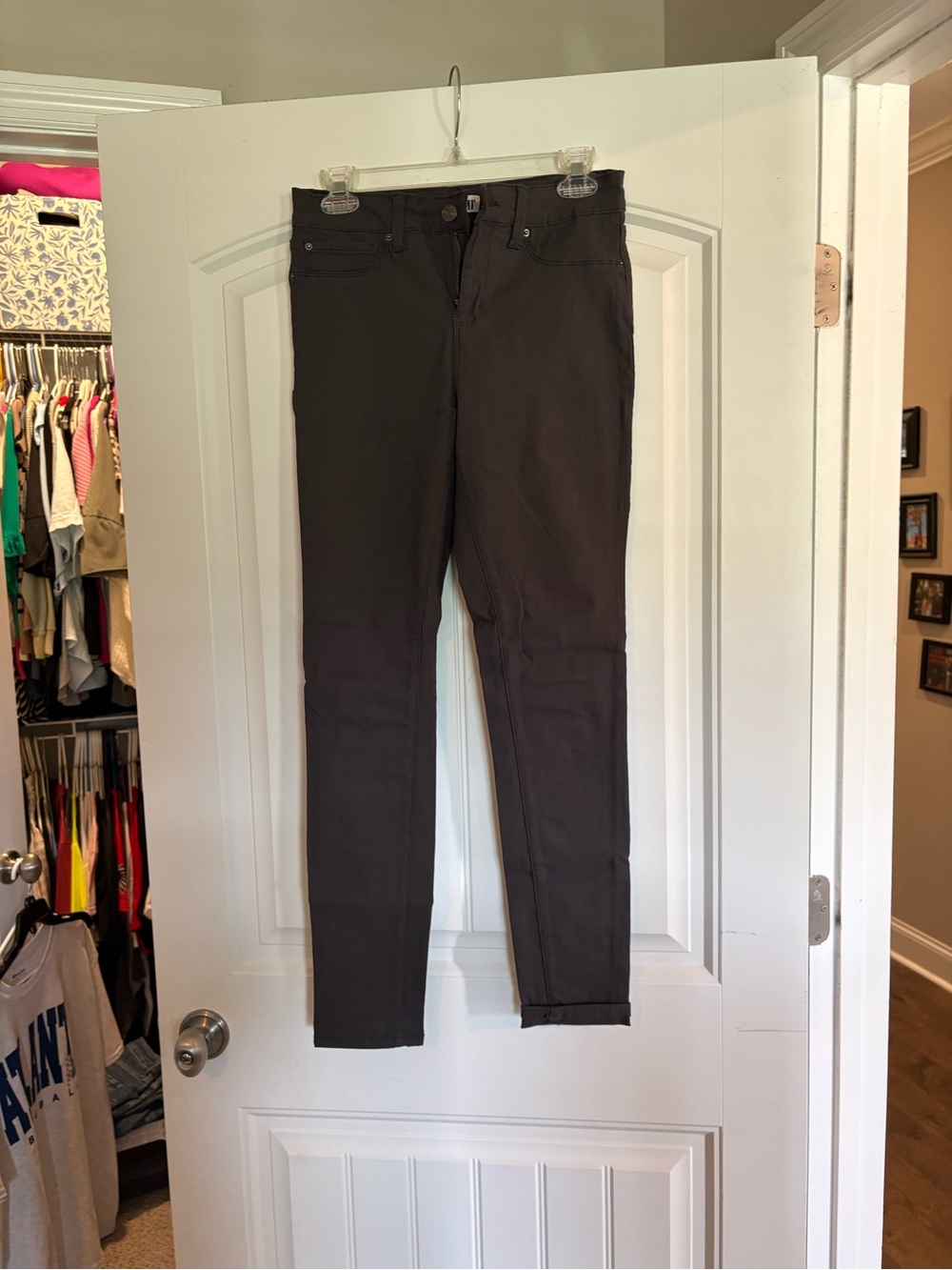 YMI Skinny Pants in gray